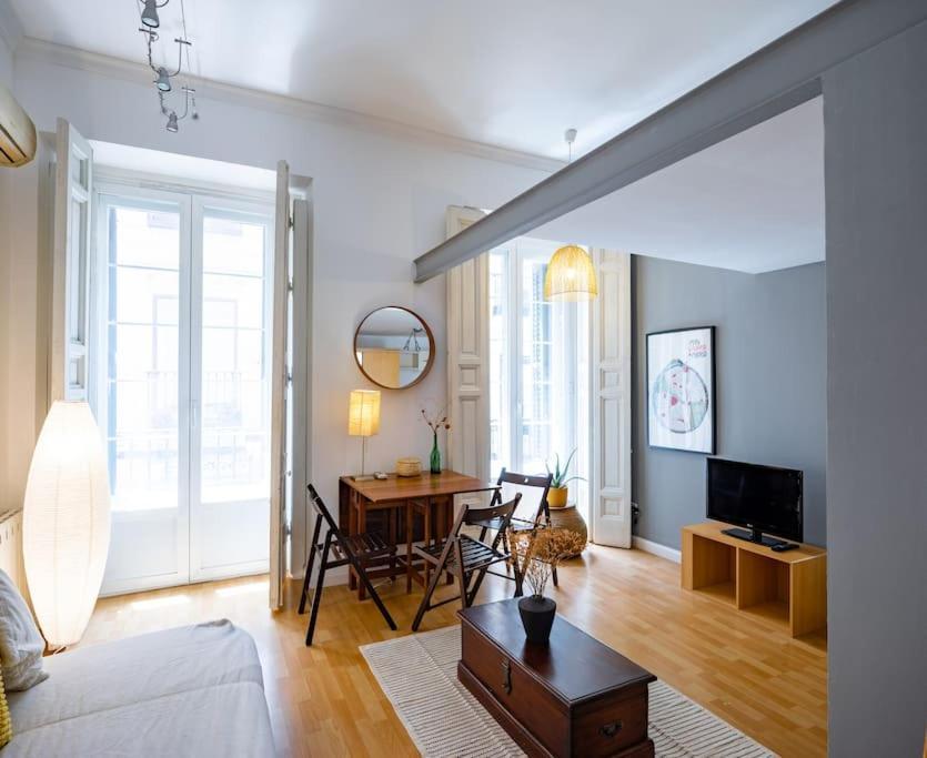 Beautiful Apartment In Malasana For 3 Pax - Ferrer Madrid Esterno foto
